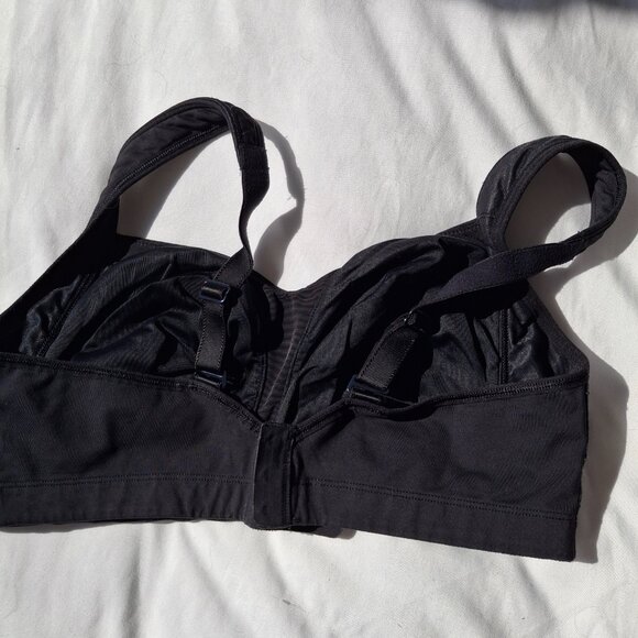Lululemon Ta Ta Tamer Sports Bra - Picture 2 of 7